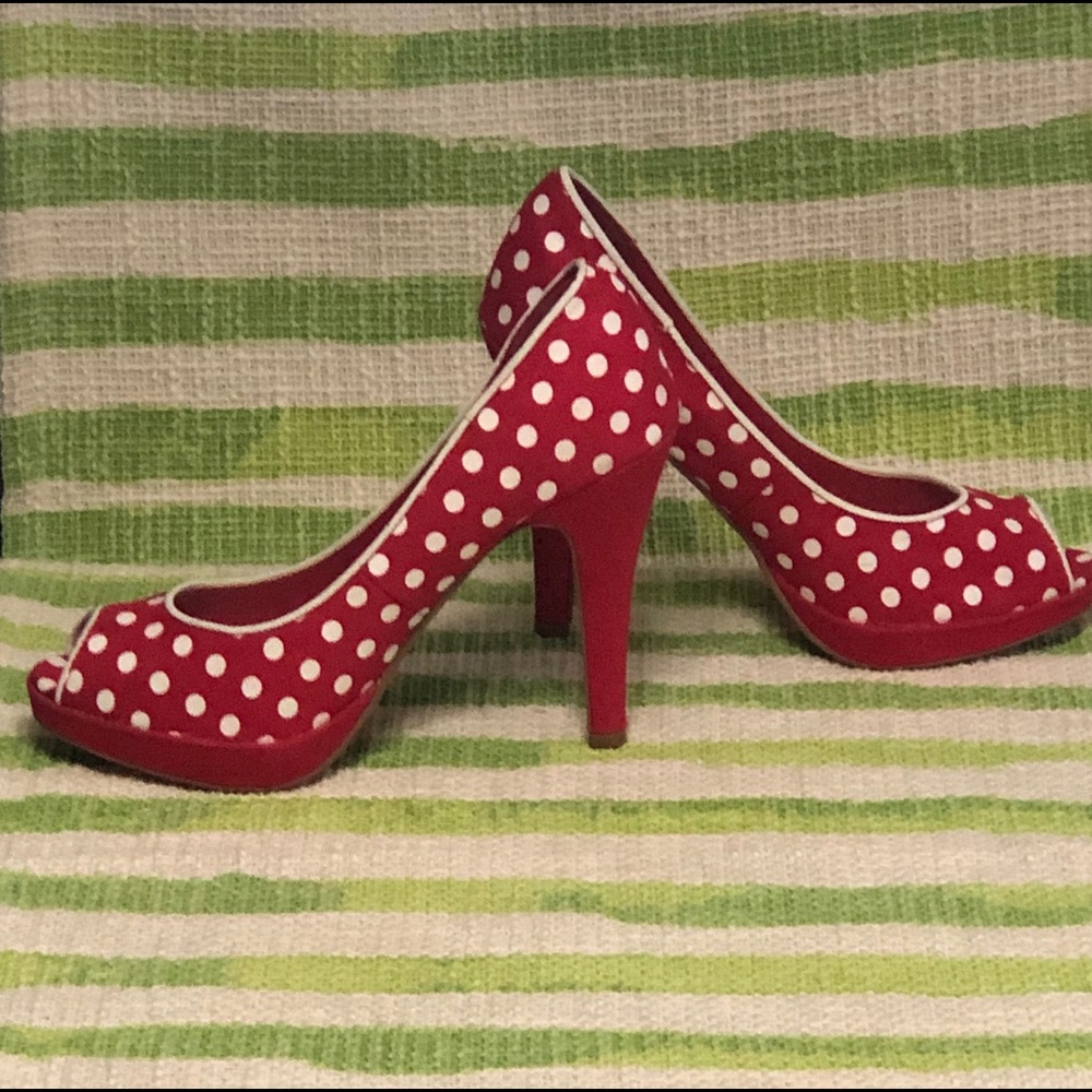Heels - Picture 4 of 4